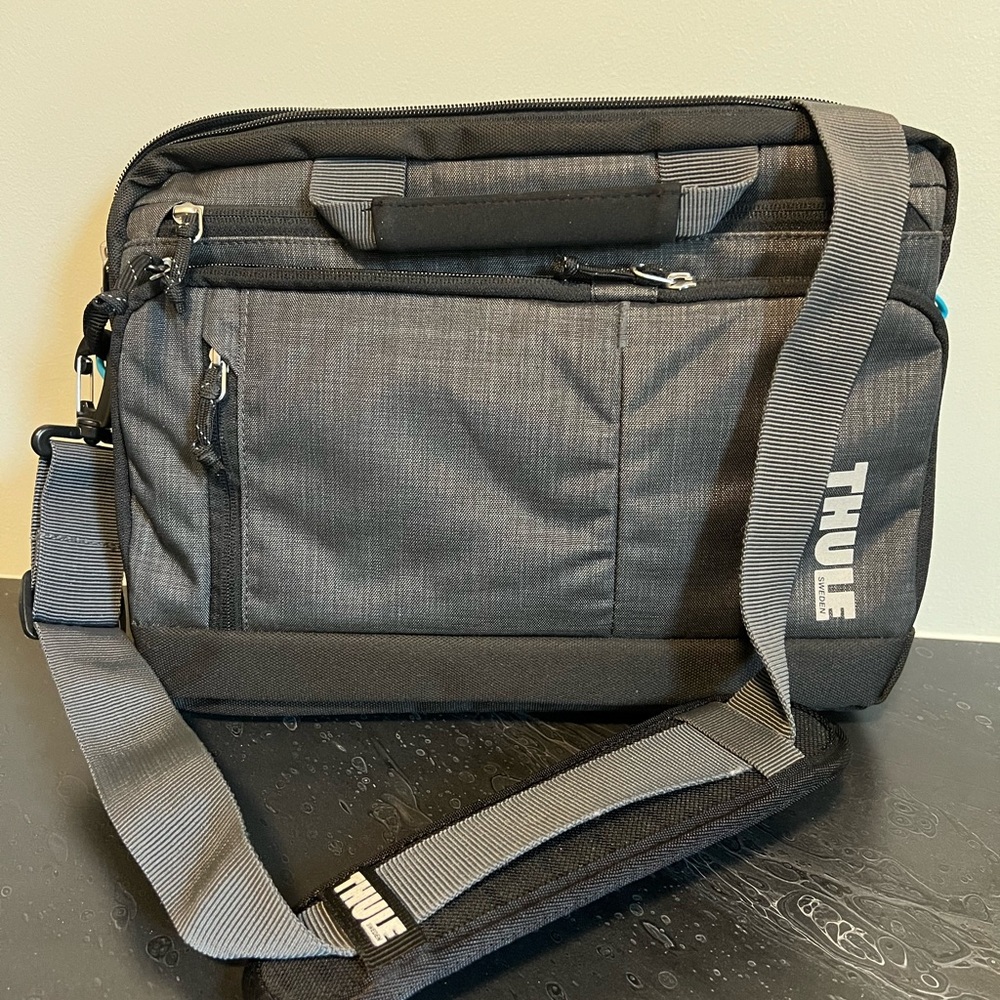 Thule Laptop Travel Bag with many pockets